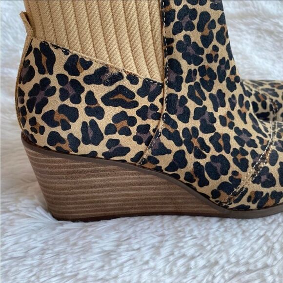 NEW TOMS Sadie Suede Wedge Leather Wedge Bootie Leopard Print Side Zip Boots - Picture 9 of 10
